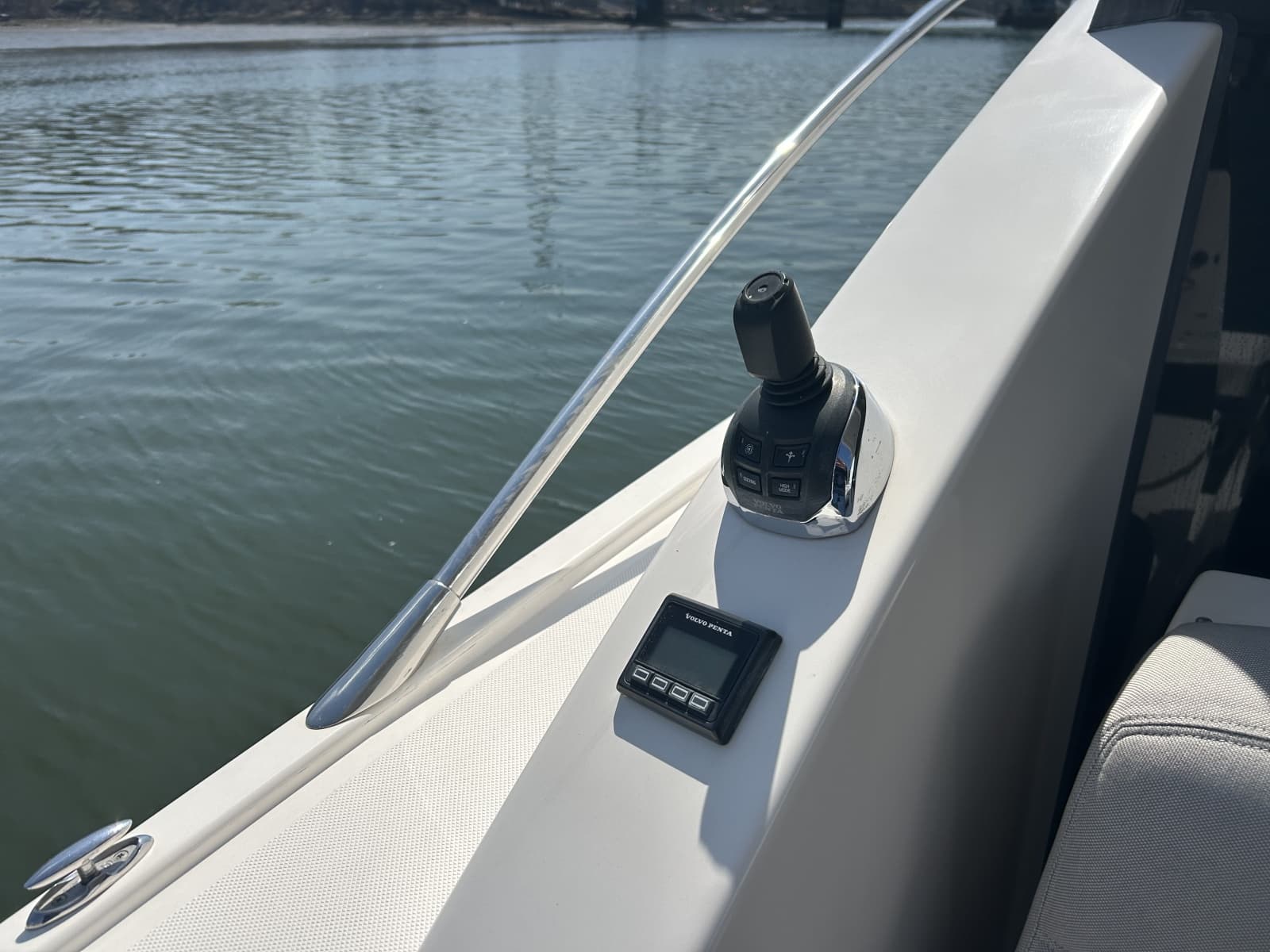 2016 Tiara Yachts C44 Coupe