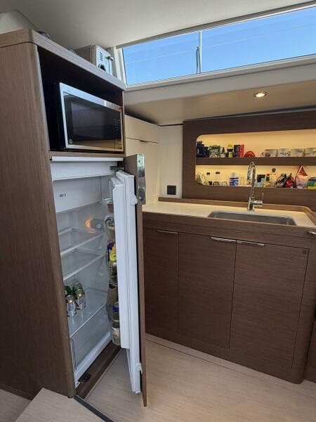 2022 Beneteau Oceanis Yacht 54 - Photo 30