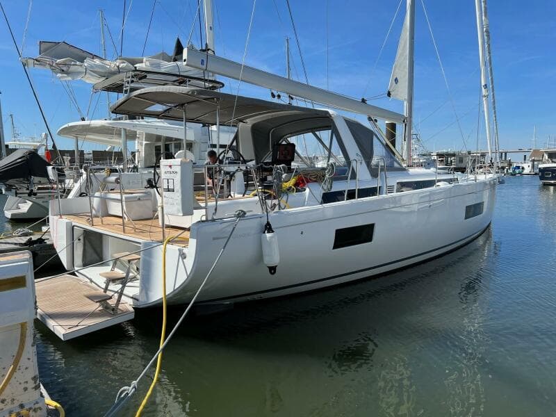 2022 Beneteau Oceanis Yacht 54 - Photo 2