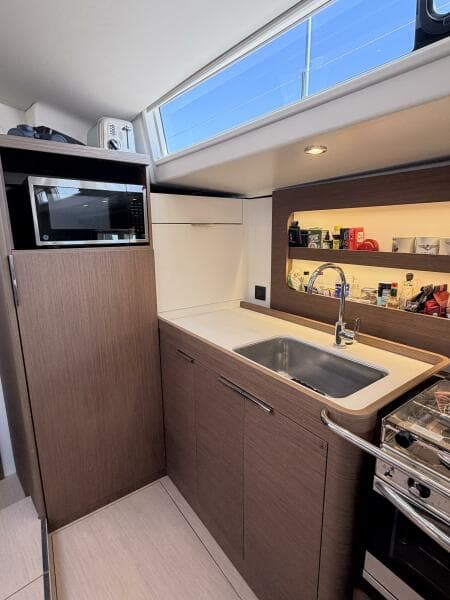 2022 Beneteau Oceanis Yacht 54 - Photo 7