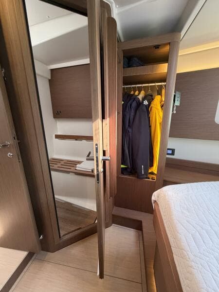2022 Beneteau Oceanis Yacht 54 - Photo 17