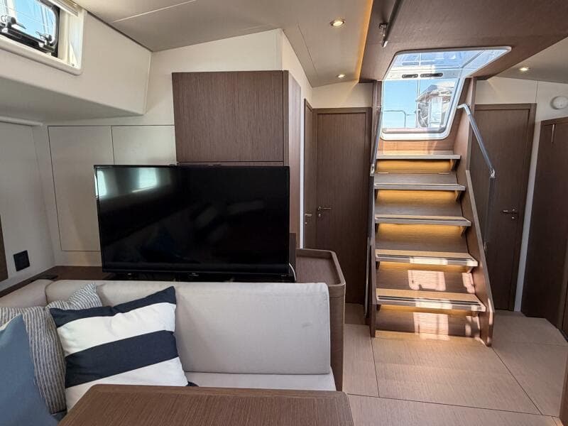 2022 Beneteau Oceanis Yacht 54 - Photo 21