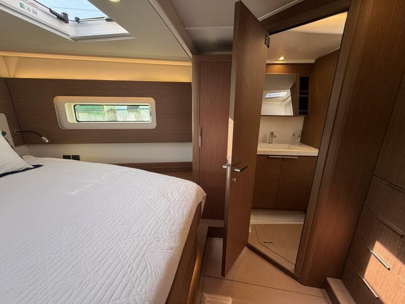 2022 Beneteau Oceanis Yacht 54 - Photo 14