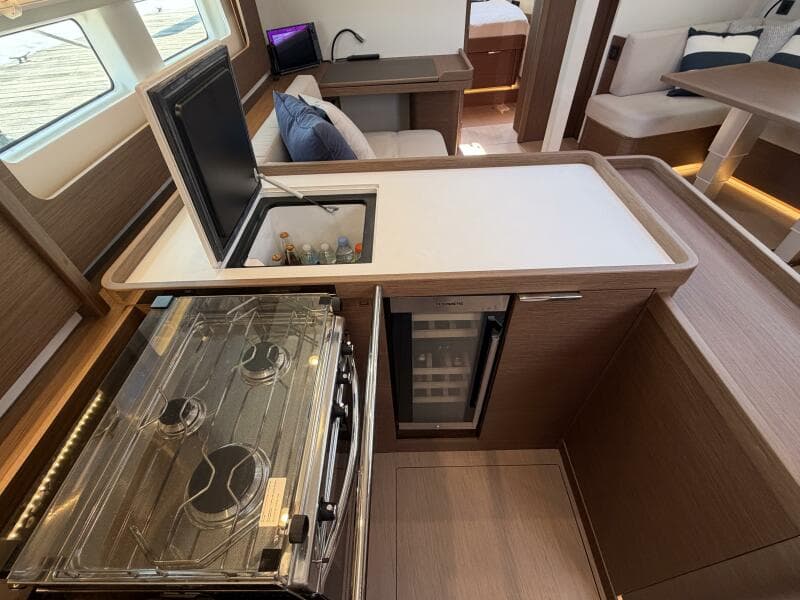 2022 Beneteau Oceanis Yacht 54 - Photo 32