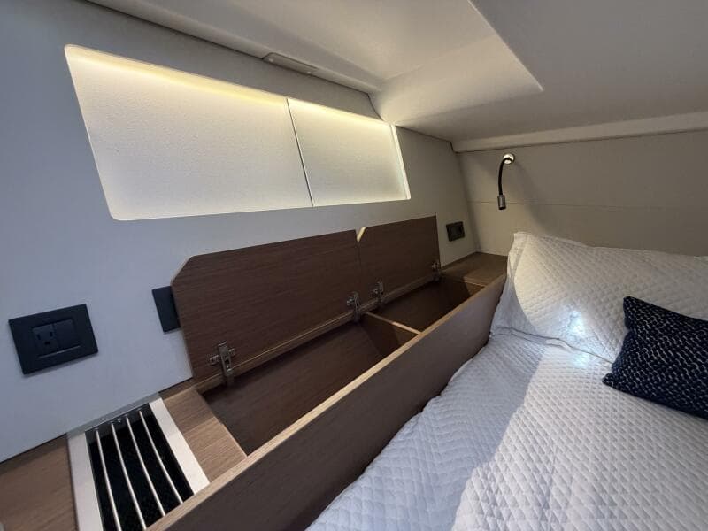 2022 Beneteau Oceanis Yacht 54 - Photo 27
