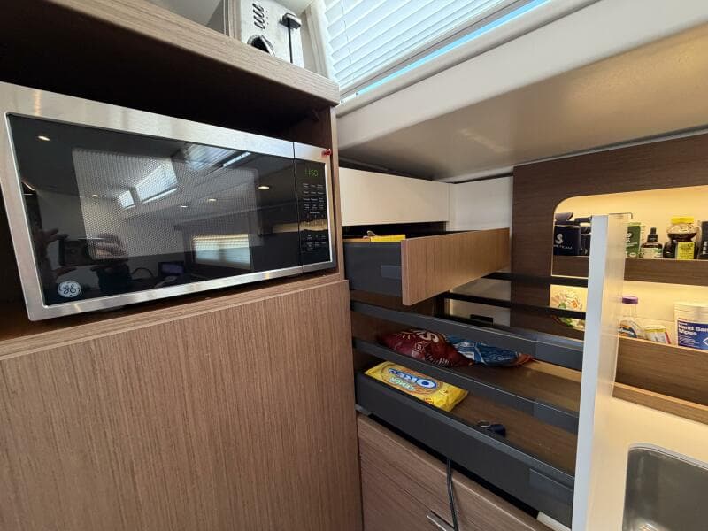 2022 Beneteau Oceanis Yacht 54 - Photo 31