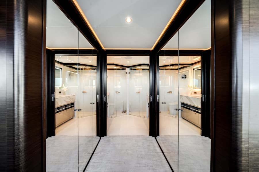 2022 Ocean Alexander 37 L