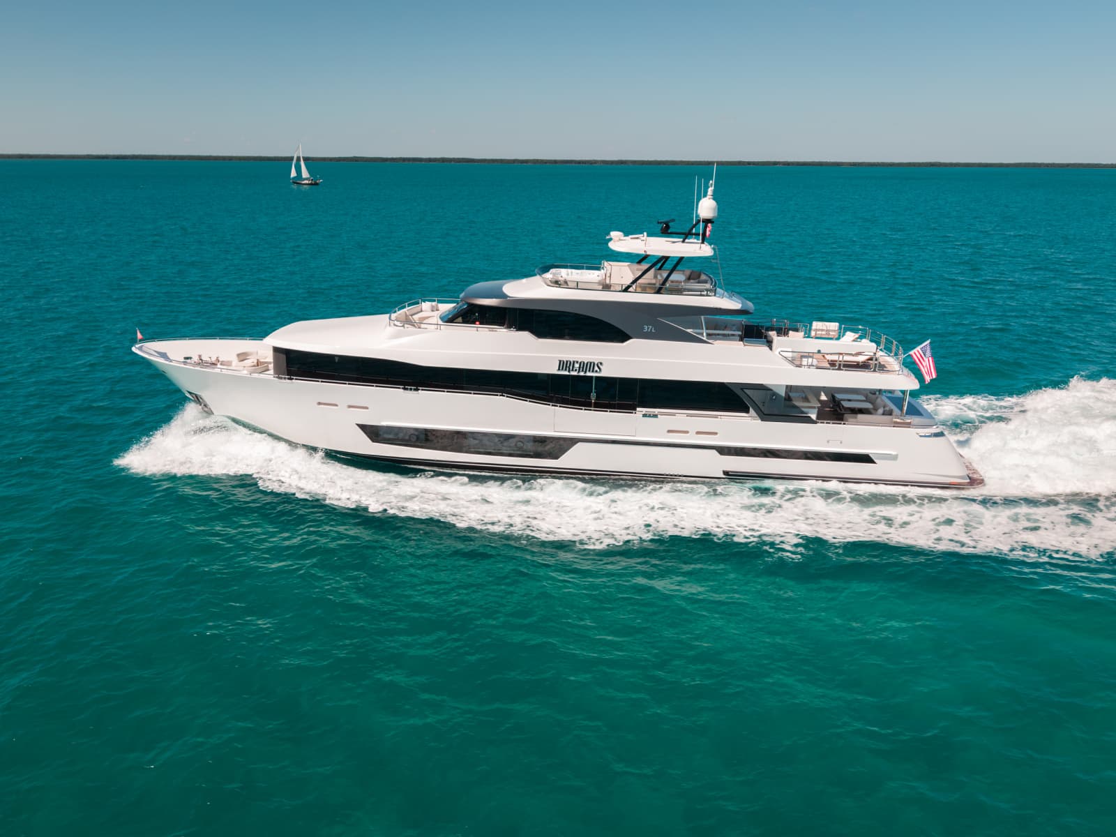 2022 Ocean Alexander 37L - Photo 4