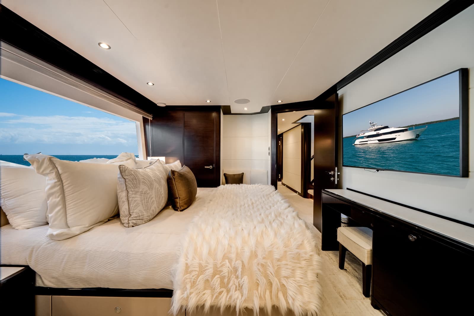 2022 Ocean Alexander 37L - Photo 55