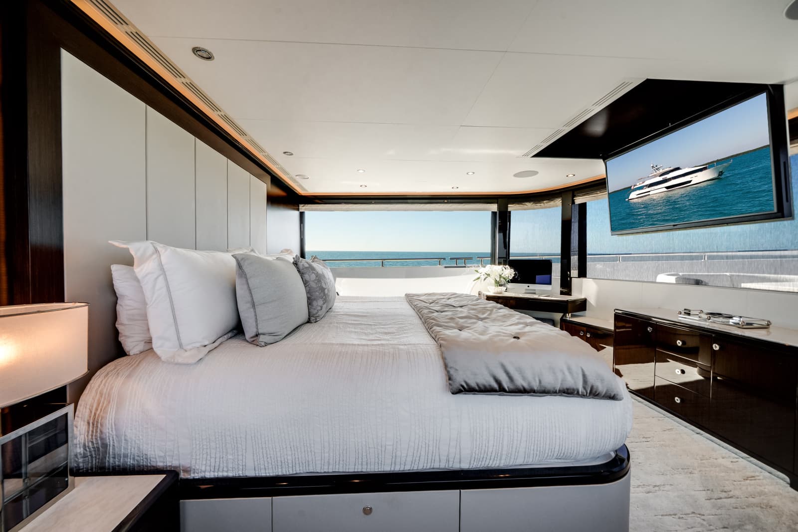2022 Ocean Alexander 37L - Photo 44