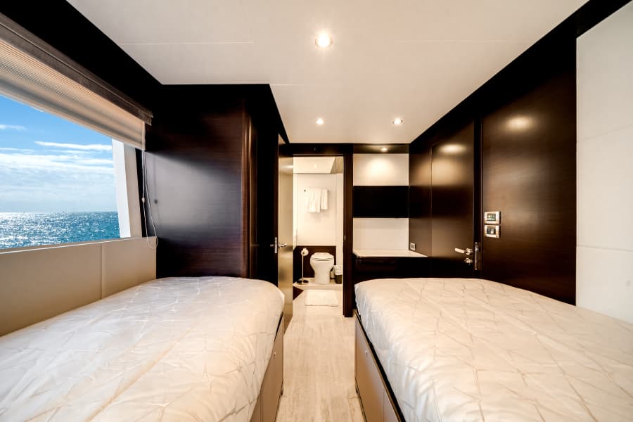 2022 Ocean Alexander 37 L