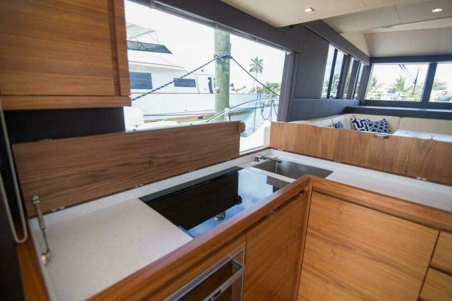 2019 Sundeck Yachts 580 Sport - Photo 12