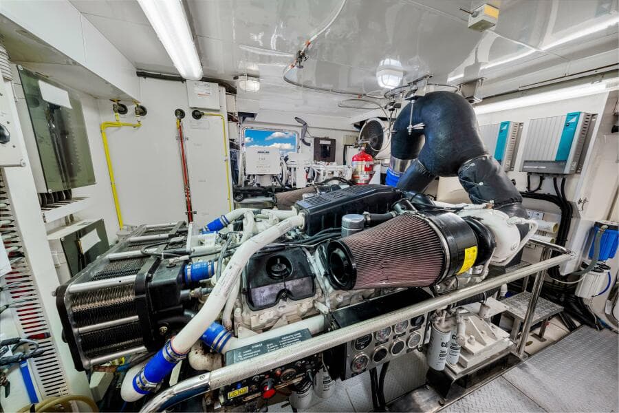 2010 83 Ocean Alexander Motor Yacht 'Relentless'