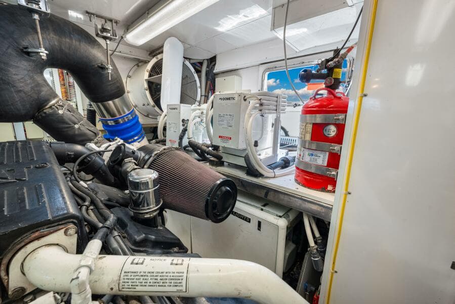 2010 83 Ocean Alexander Motor Yacht 'Relentless'