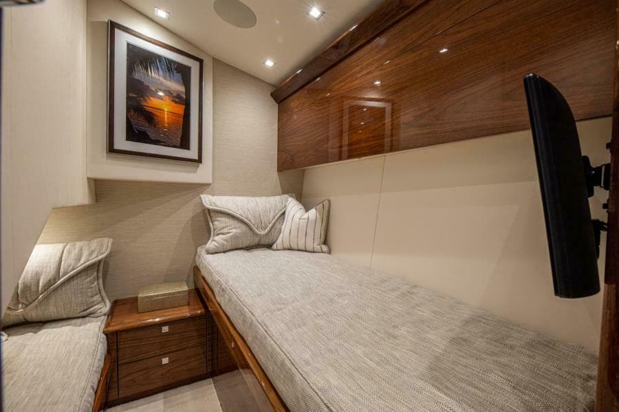 2023 Viking 64 Convertible