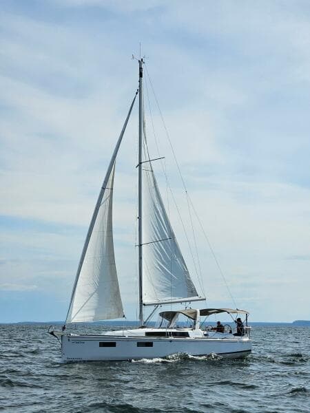 2018 Beneteau Oceanis 35.1 