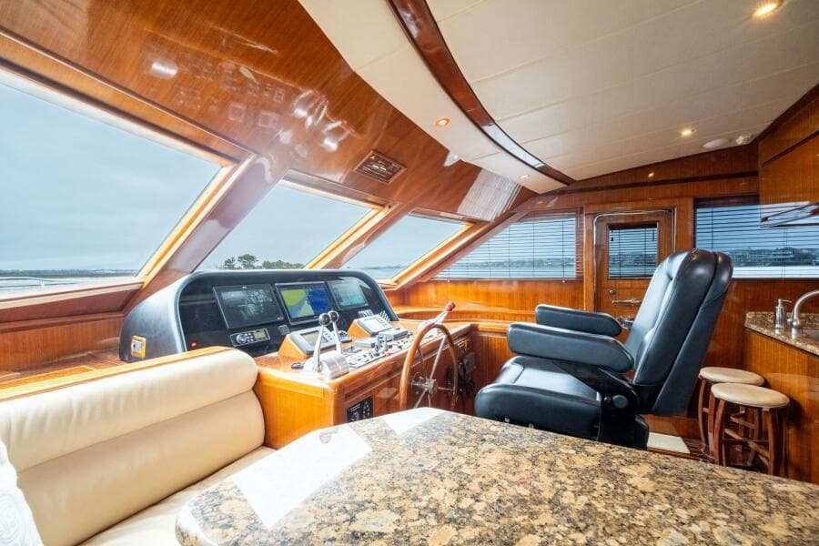 2008 Hampton 630 Pilothouse