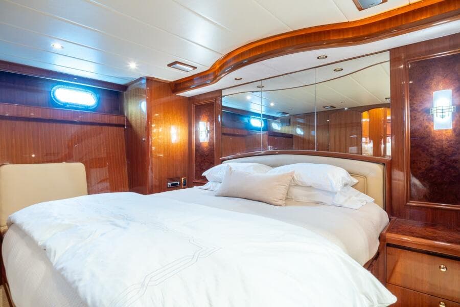 2008 Hampton 630 Pilothouse