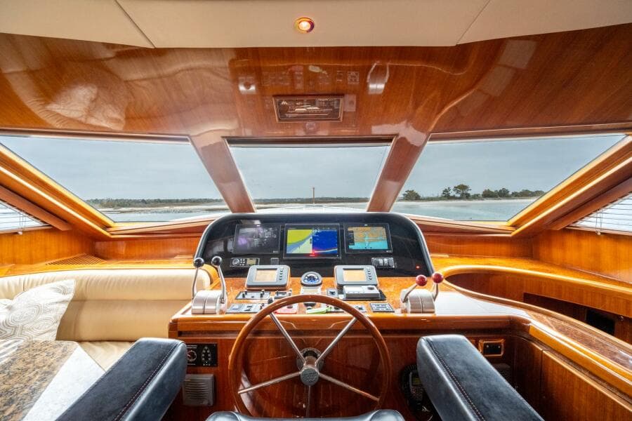 2008 Hampton 630 Pilothouse