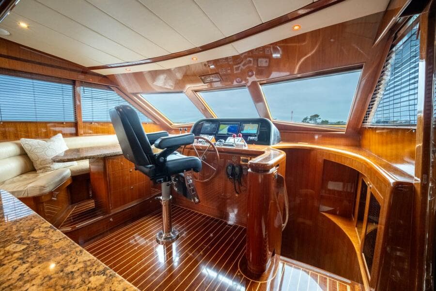 2008 Hampton 630 Pilothouse