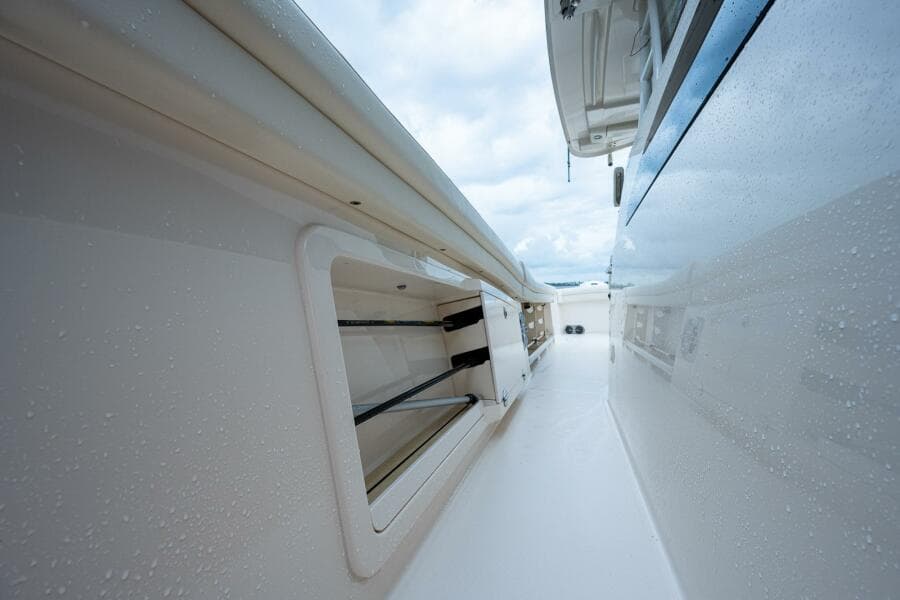 Grady White 45 Pura Vida - Exterior Cockpit