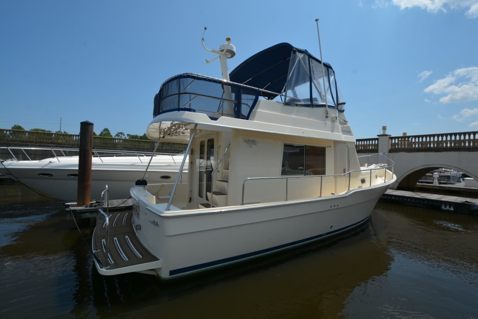 2005 Mainship 34 Trawler - Photo 2