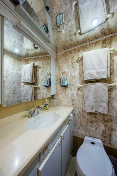 1999 Ocean Yachts 60 Convertible