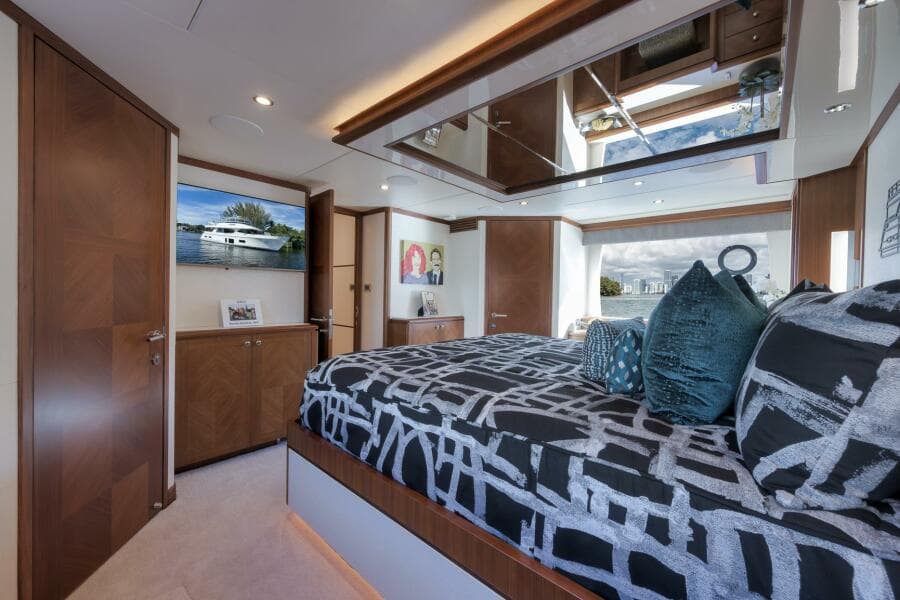 2017 Ocean Alexander 85