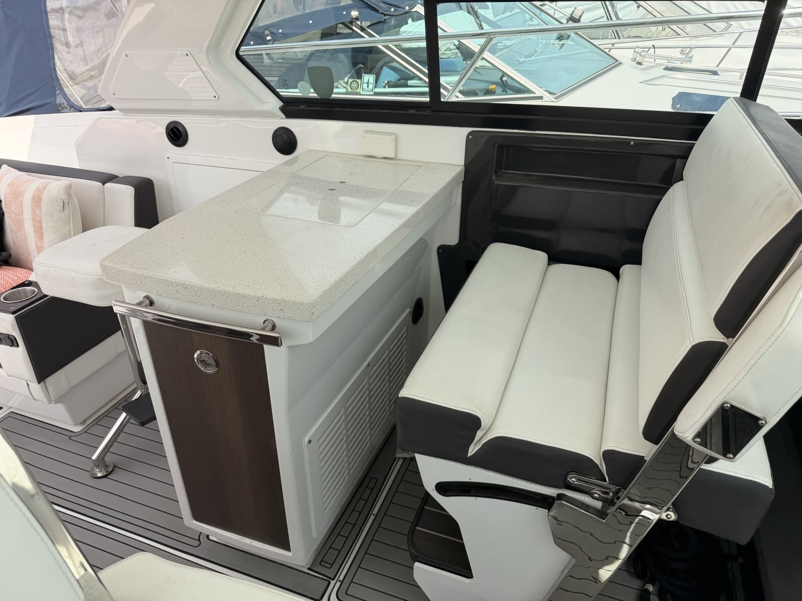 2018 Monterey 36 Sport Coupe - Photo 18