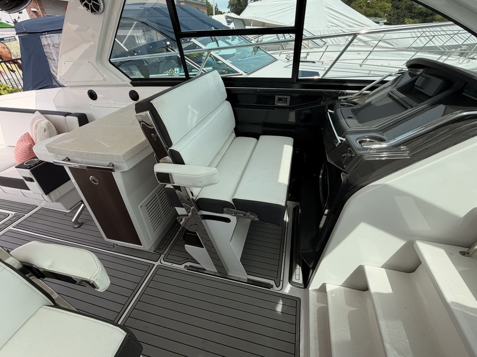 2018 Monterey 36 Sport Coupe - Photo 17