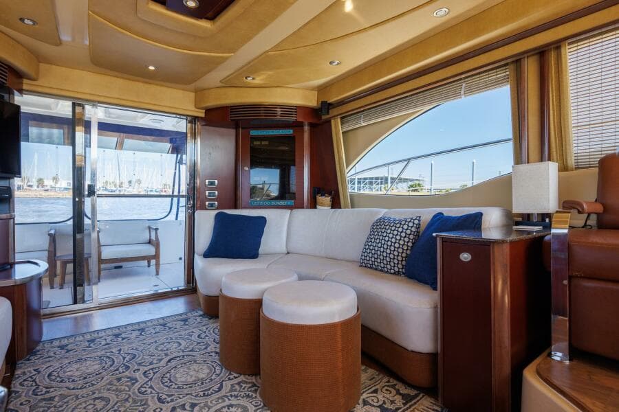 2006 52 Sea Ray Sedan Bridge Zoe Grace Salon (3)