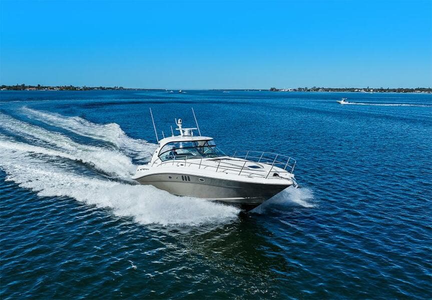 2006 Sea Ray 44 Sundancer underway