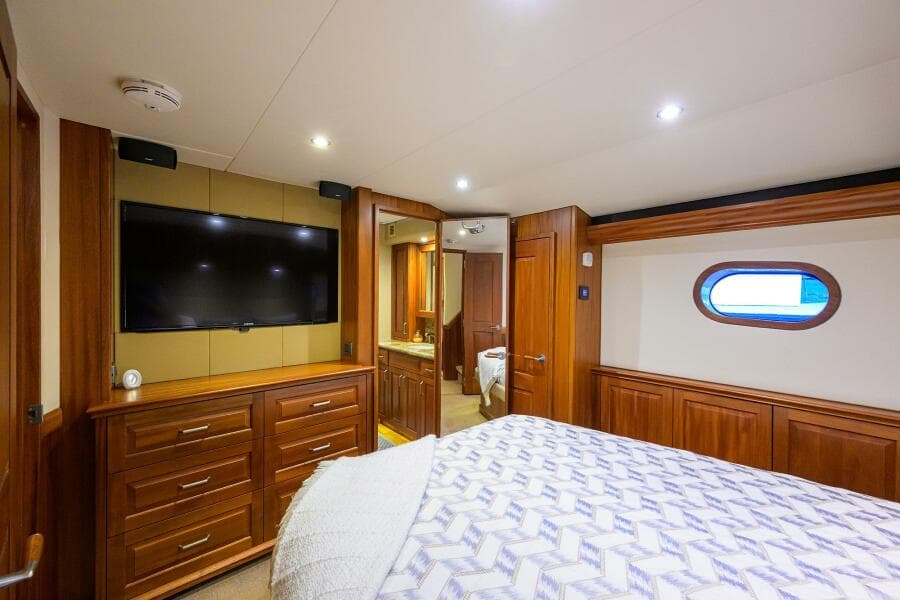 Hatteras 63 Reelin N Dealin - Interior Master Stateroom