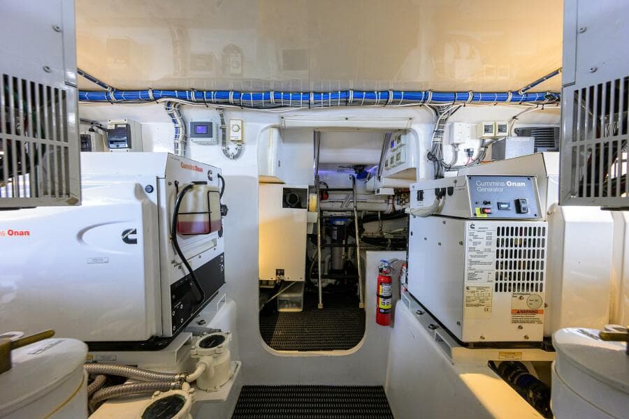 Hatteras 63 Reelin N Dealin - Engine Room