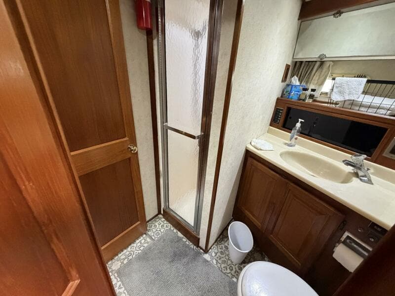 1987 Viking 44 Motor Yacht