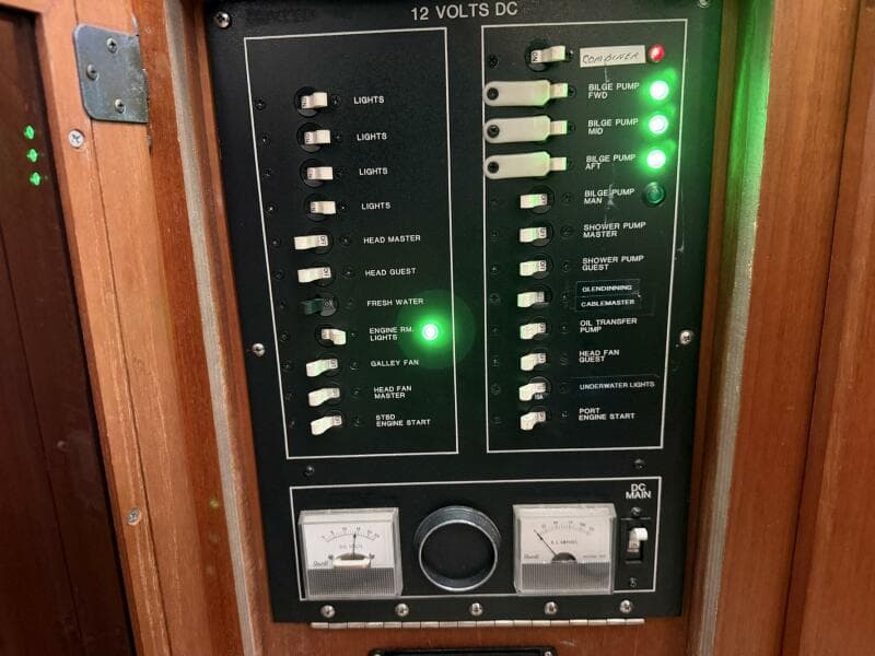 1987 Viking 44 Motor Yacht