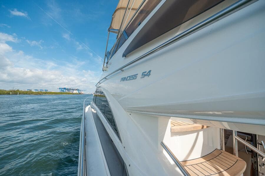 2009 Princess 54 Flybridge