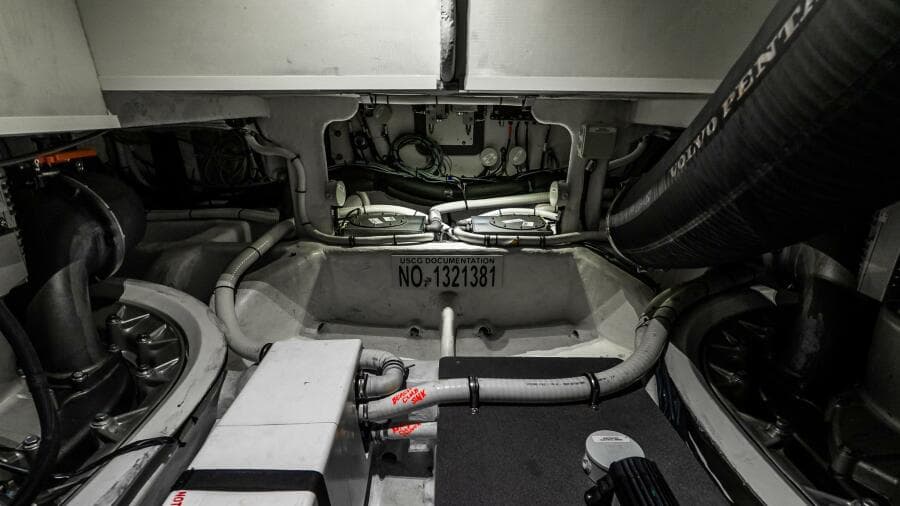 2022 Absolute 64 Navetta