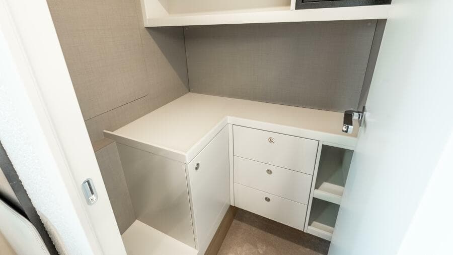 2022 Absolute 64 Navetta