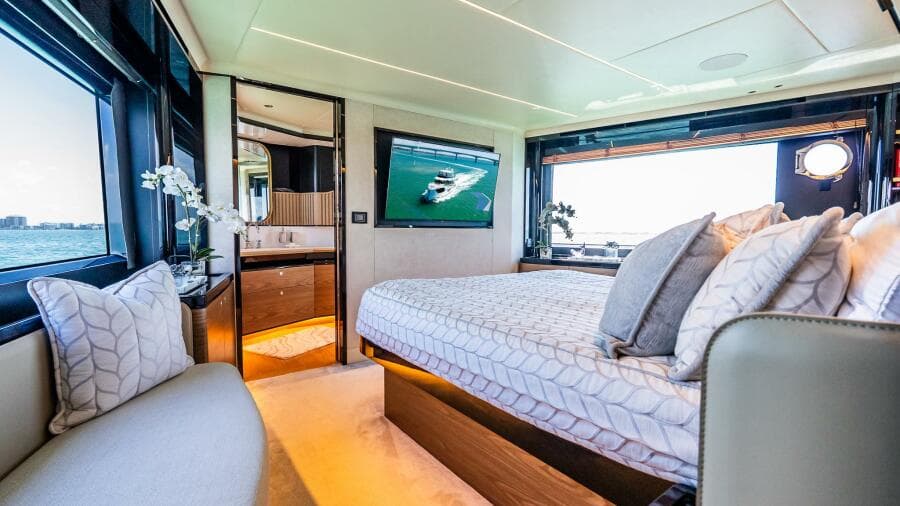 2022 Absolute 64 Navetta