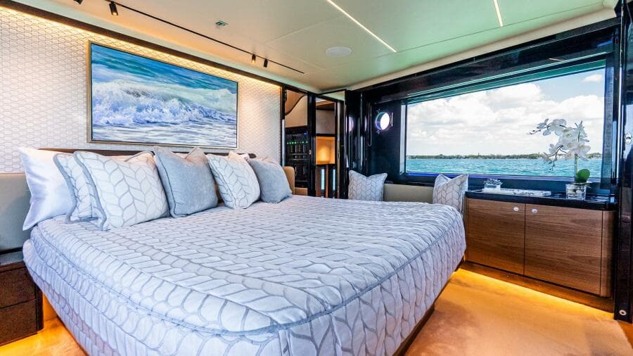 2022 Absolute 64 Navetta