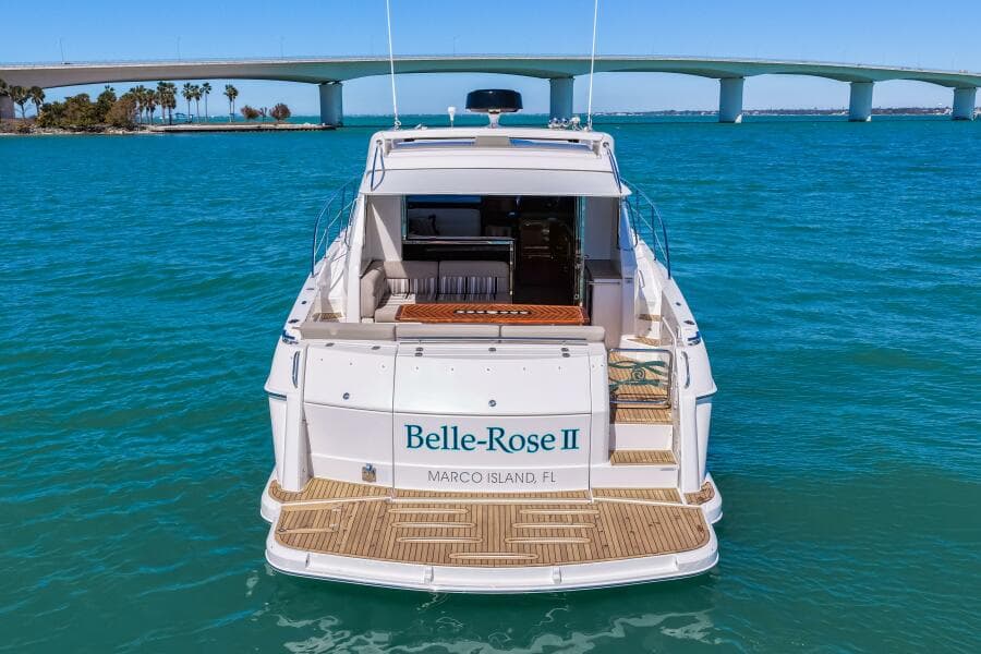 2016 Riviera 5000 Sport Yacht