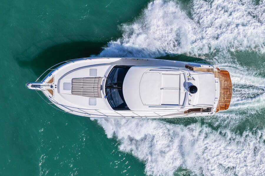 2016 Riviera 5000 Sport Yacht