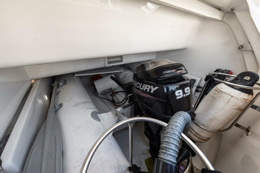 2016 Riviera 5000 Sport Yacht