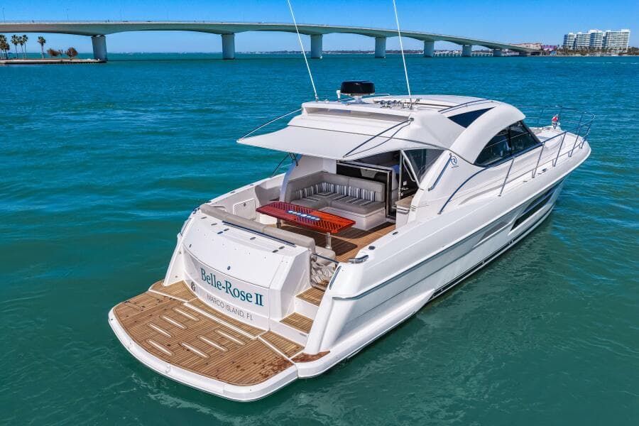 2016 Riviera 5000 Sport Yacht