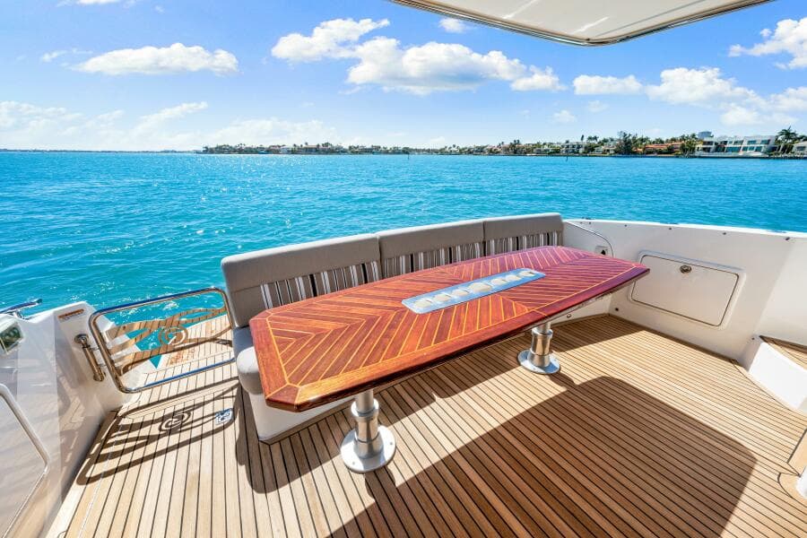 2016 Riviera 5000 Sport Yacht