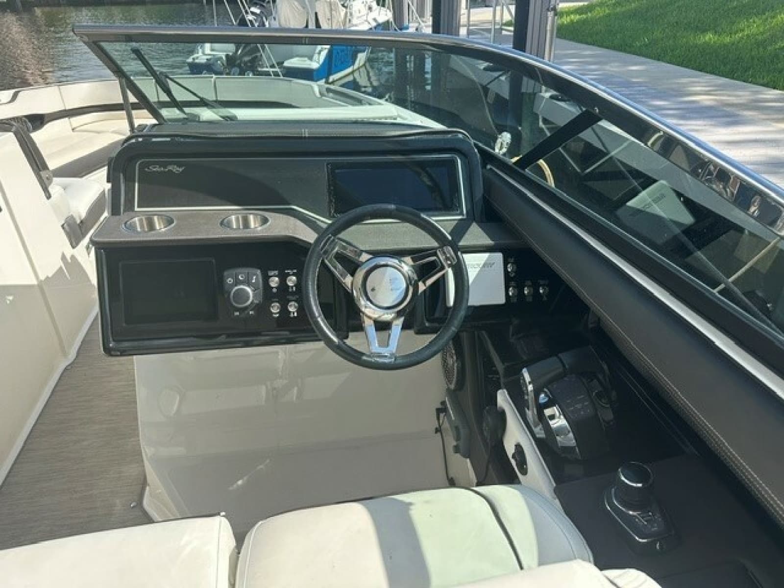 2018 Sea Ray SLX 310 - Photo 4