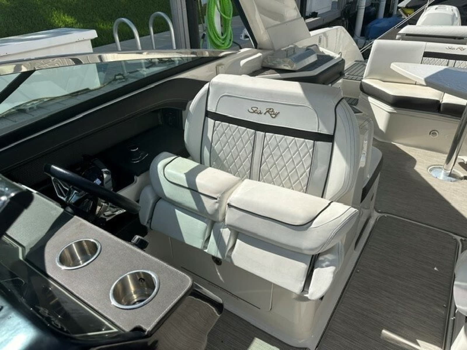 2018 Sea Ray SLX 310 - Photo 6