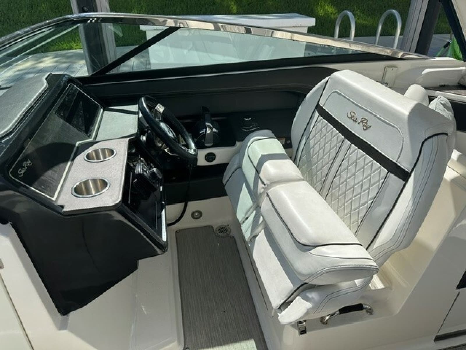 2018 Sea Ray SLX 310 - Photo 5