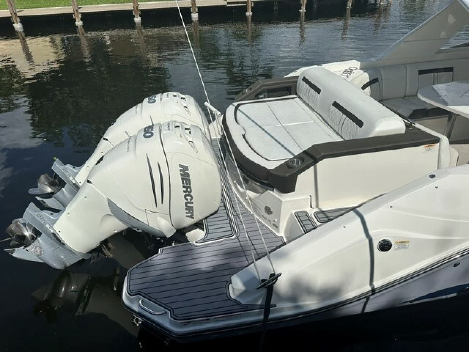 2018 Sea Ray SLX 310 - Photo 16